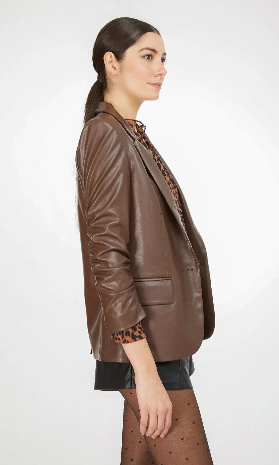 Women's Premium Brown Original Leather Blazer — Structured Notch Lapel & Flap Pockets